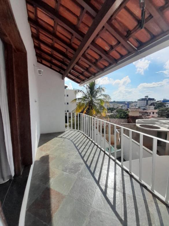 Casa, Camargos, 8 Quartos, 3 Vagas, 4 Suítes