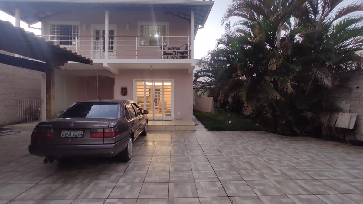 Casa, Cabral, 4 Quartos, 10 Vagas, 1 Suíte