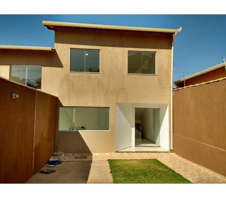 Casa, Arvoredo II, 3 Quartos, 3 Vagas, 1 Suíte