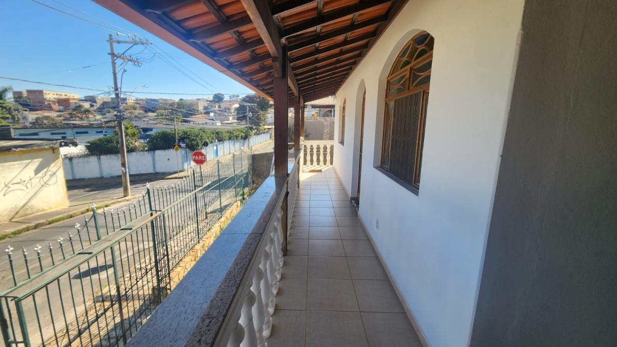 Casa, Jardim Pérola, 3 Quartos, 2 Vagas, 1 Suíte