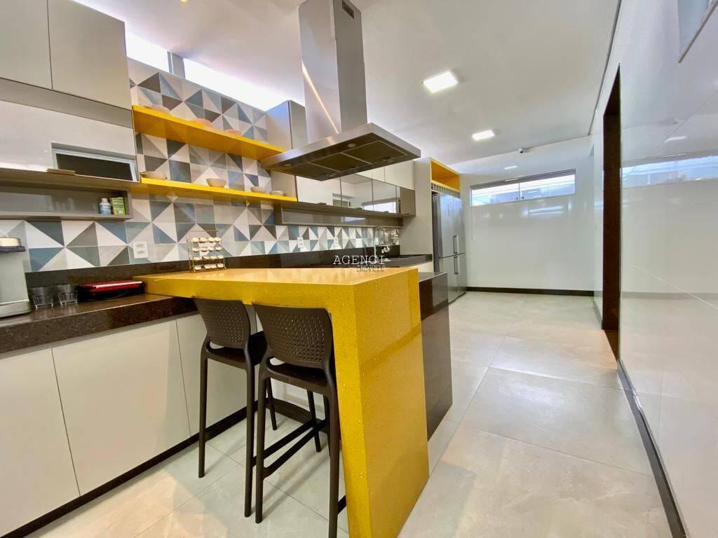 Apartamento, Cabral, 4 Quartos, 0 Vaga, 2 Suítes