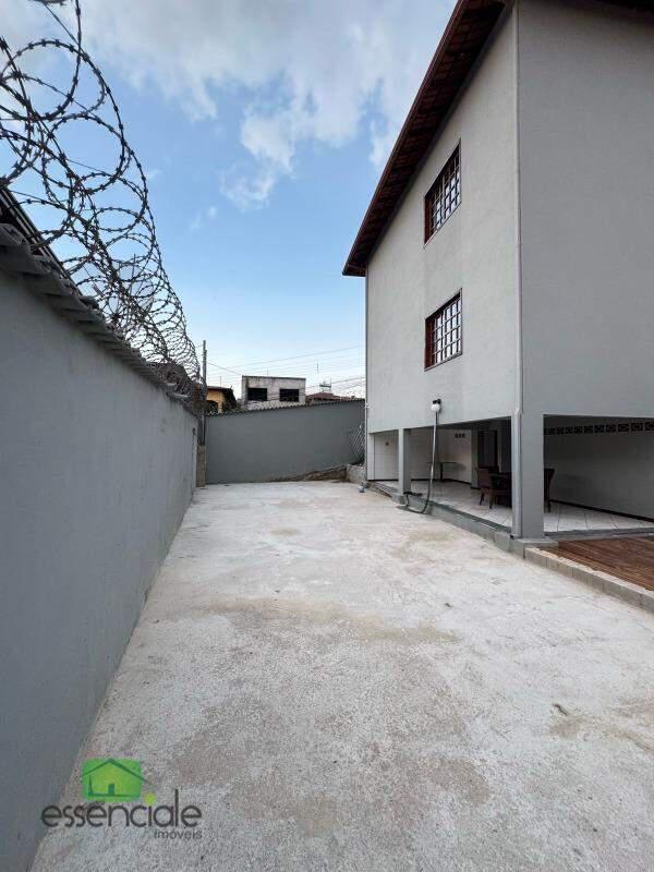 Casa, Jardim Industrial, 5 Quartos, 5 Vagas, 1 Suíte