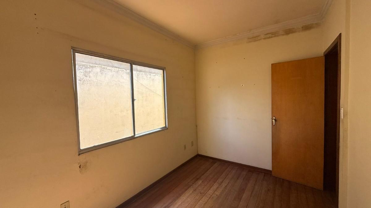 Casa, Arvoredo, 4 Quartos, 2 Vagas, 1 Suíte