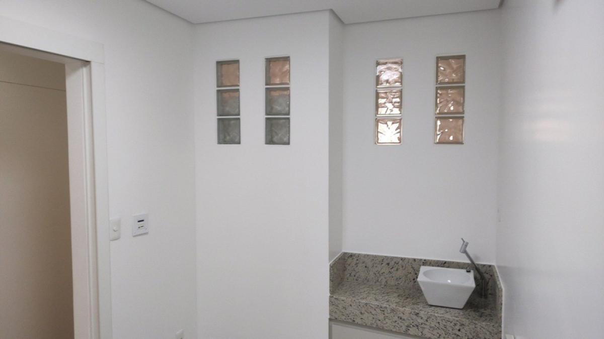 Sala, Barro Preto, 0 Quarto, 3 Vagas