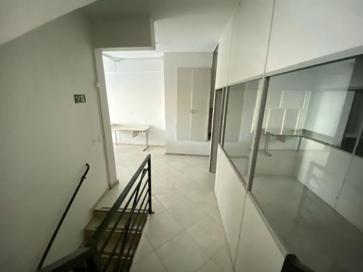 Prédio, Santa Cruz, 0 Quarto, 2 Vagas