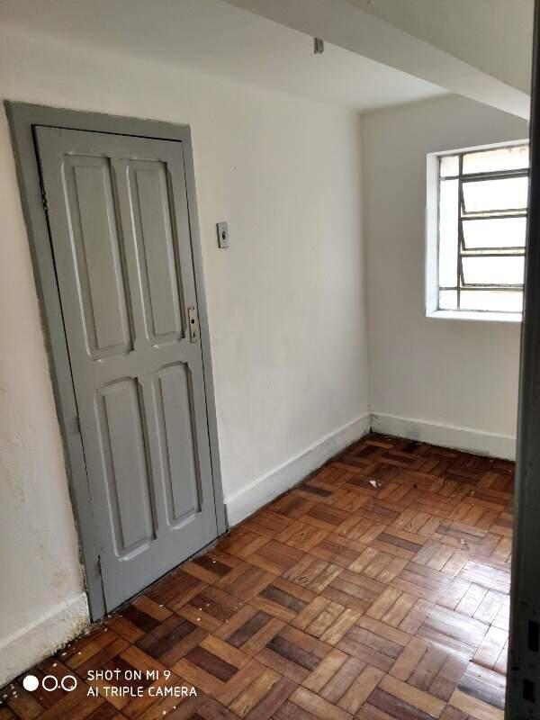 Casa Comercial, Funcionários, 0 Quarto, 0 Vaga