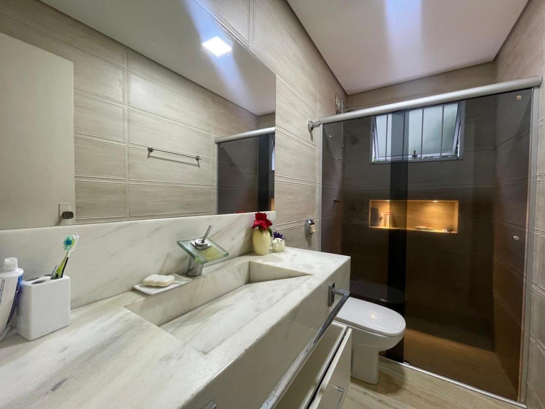 Casa, Santa Lúcia, 5 Quartos, 4 Vagas, 1 Suíte