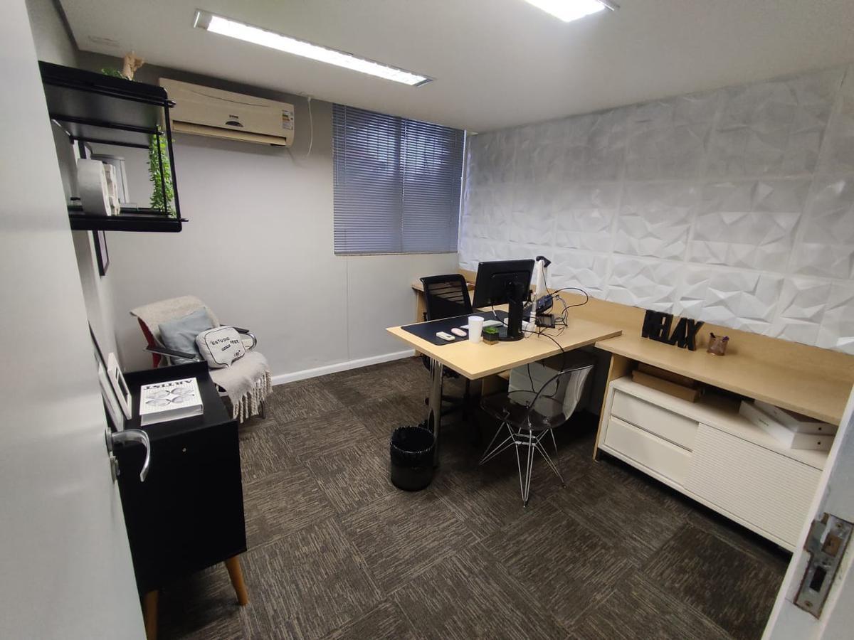 Casa Comercial, Vila Paris, 1 Quarto, 4 Vagas