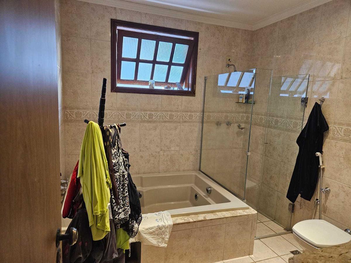 Casa, Castelo, 5 Quartos, 4 Vagas, 1 Suíte