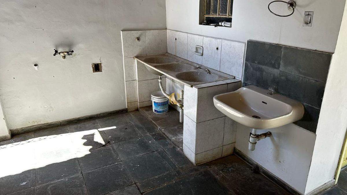 Casa, Centro, 4 Quartos, 2 Vagas, 1 Suíte