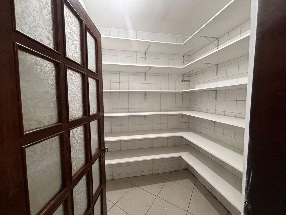 Casa, Santa Cruz, 5 Quartos, 0 Vaga