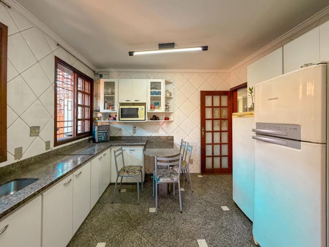 Casa, Alto dos Pinheiros, 4 Quartos, 4 Vagas, 1 Suíte