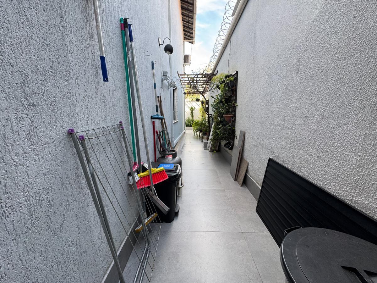 Casa, Santa Branca, 3 Quartos, 3 Vagas, 1 Suíte