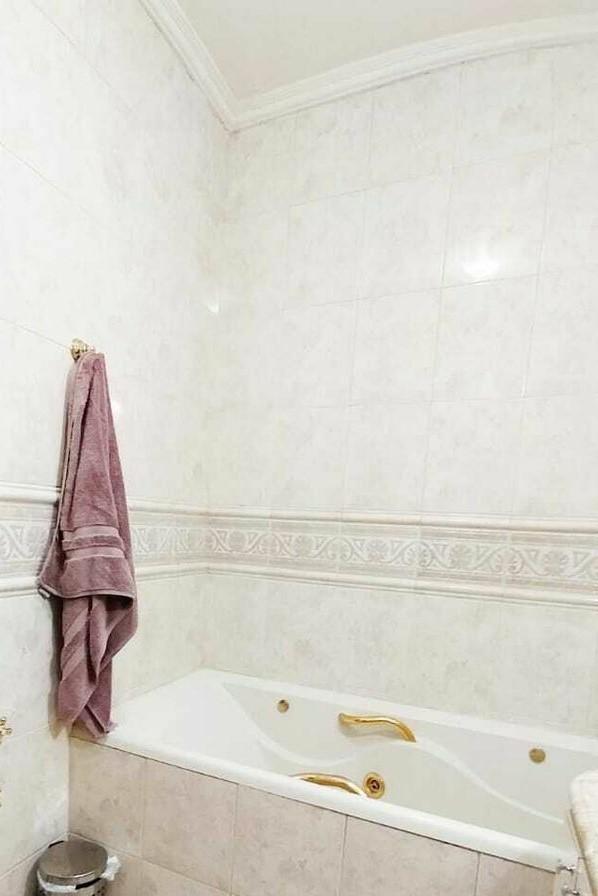 Casa, Floresta, 4 Quartos, 0 Vaga