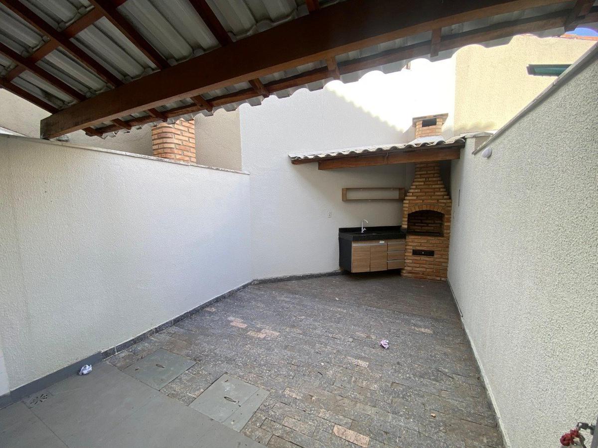 Casa, Santa Branca, 2 Quartos, 3 Vagas
