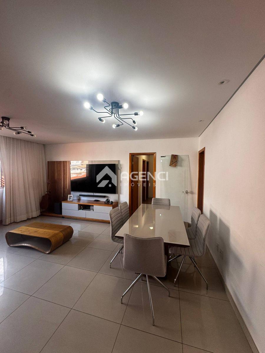 Apartamento, Castelo, 3 Quartos, 0 Vaga, 1 Suíte