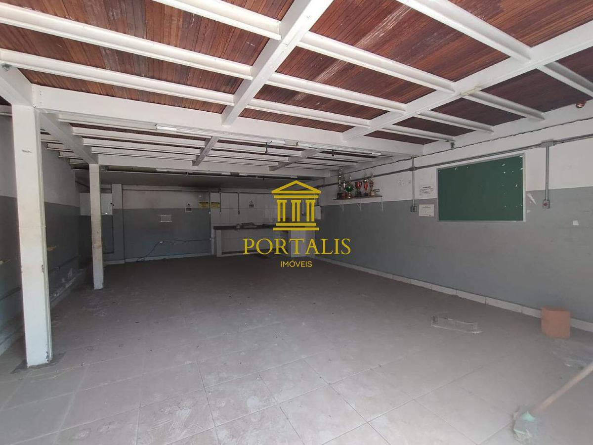 Galpão, Prado, 0 Quarto, 20 Vagas