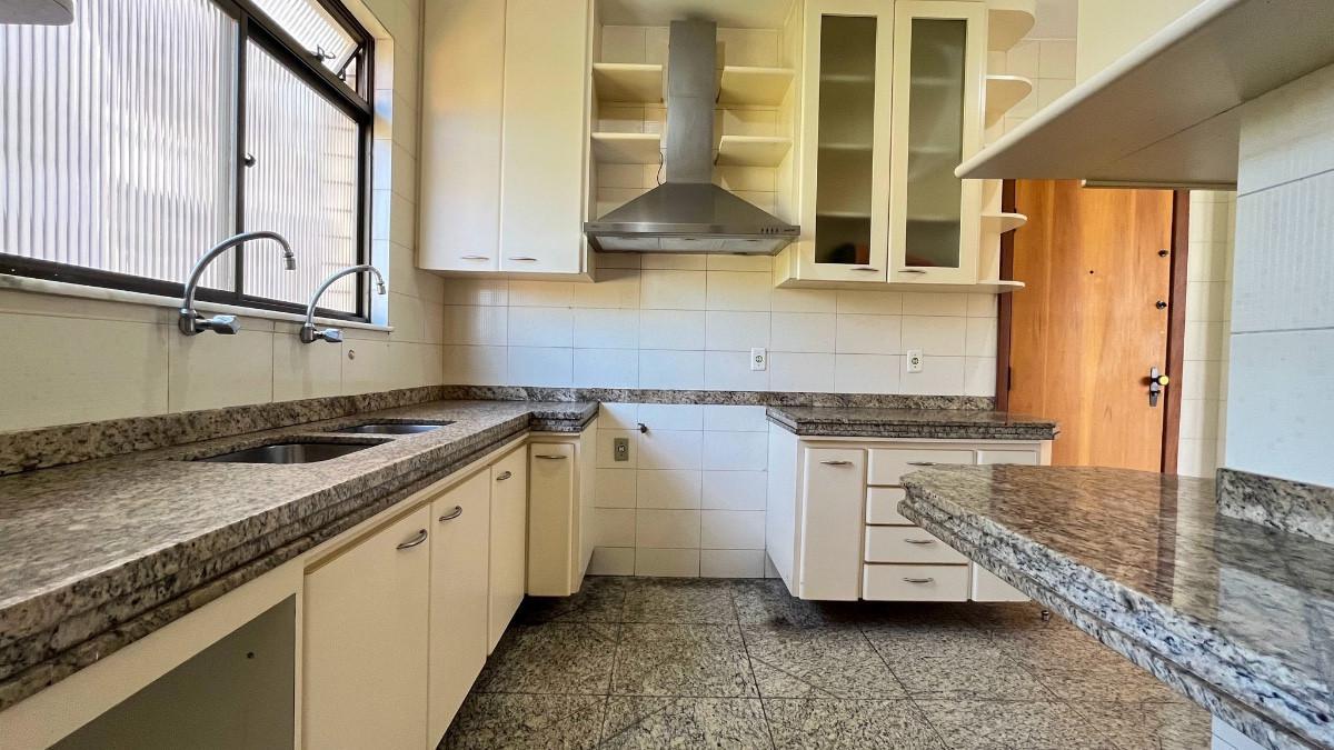 Apartamento, Coração de Jesus, 4 Quartos, 2 Vagas, 1 Suíte