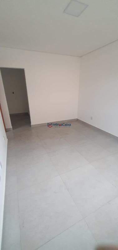 Casa, Quitandinha, 4 Quartos, 2 Vagas, 1 Suíte