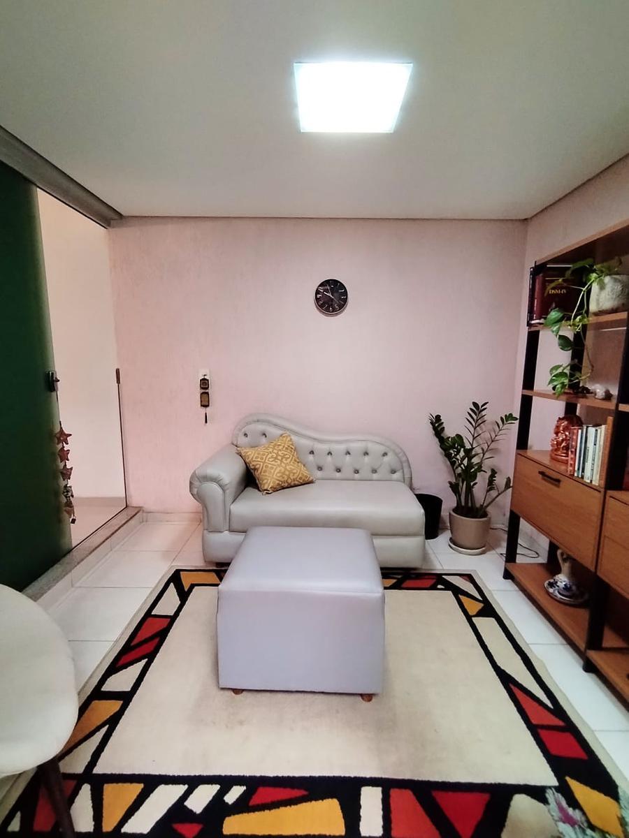 Casa, Cabral, 3 Quartos, 2 Vagas, 1 Suíte