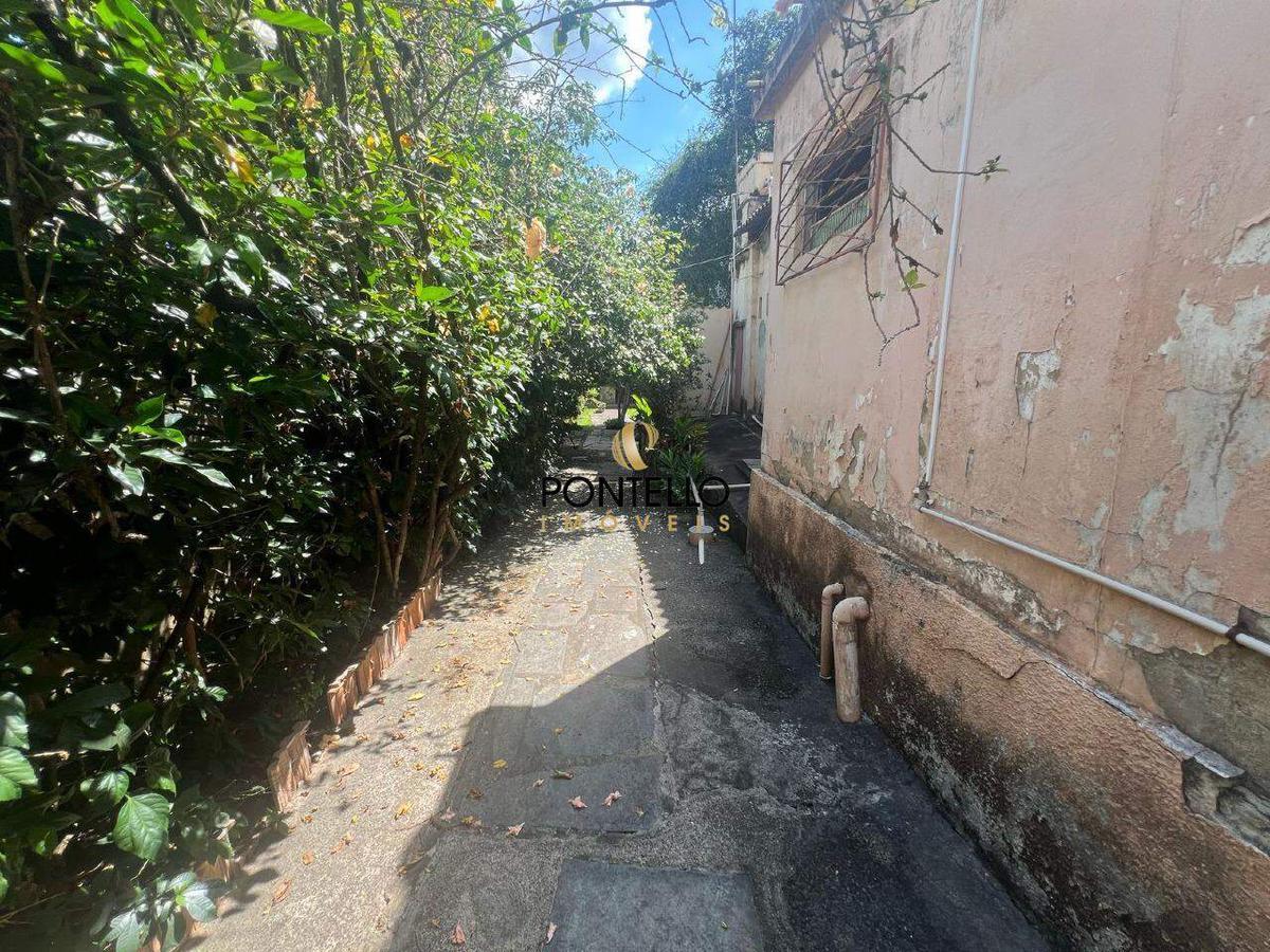 Casa, Centro, 6 Quartos, 0 Vaga, 1 Suíte