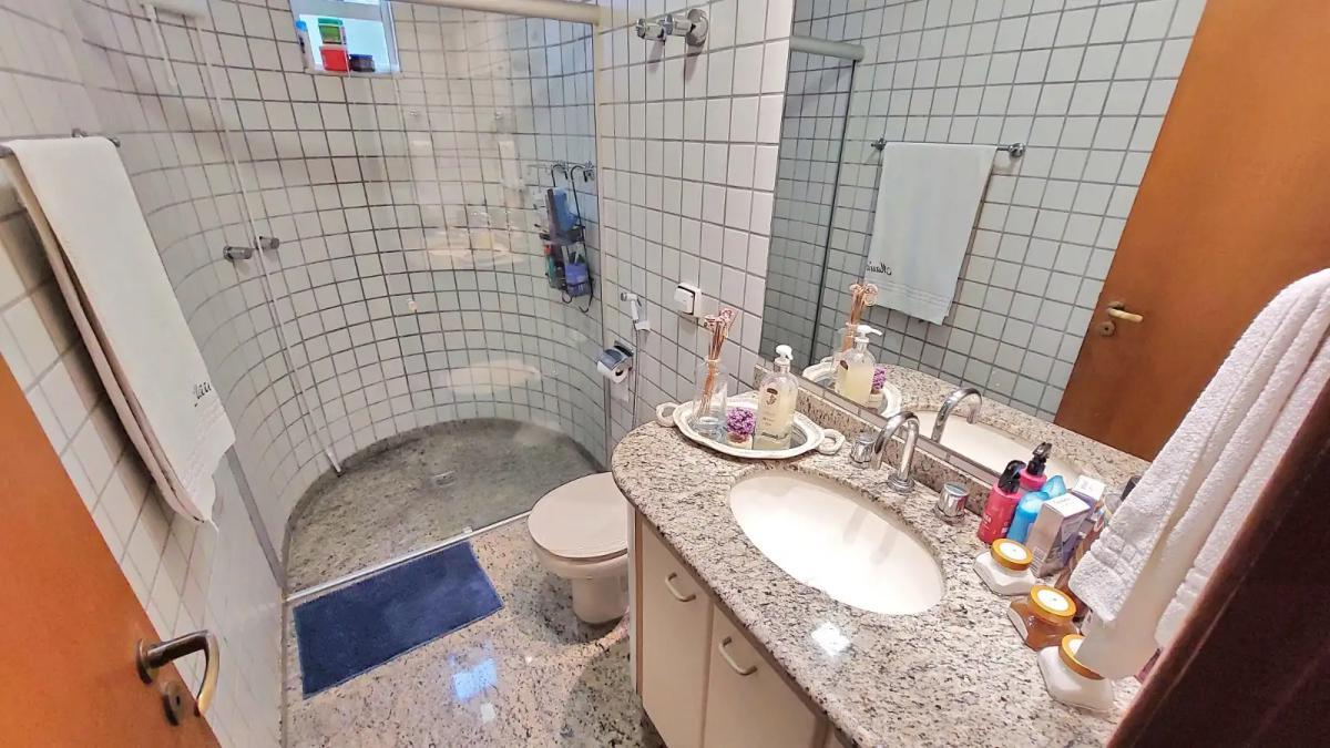 Casa, Comiteco, 5 Quartos, 3 Vagas, 4 Suítes