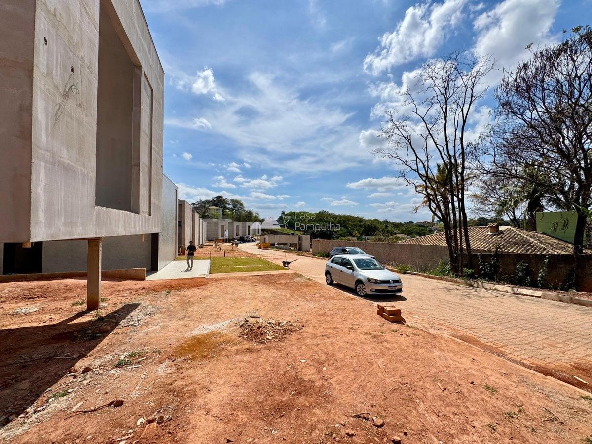 Casa, Trevo, 4 Quartos, 4 Vagas, 2 Suítes
