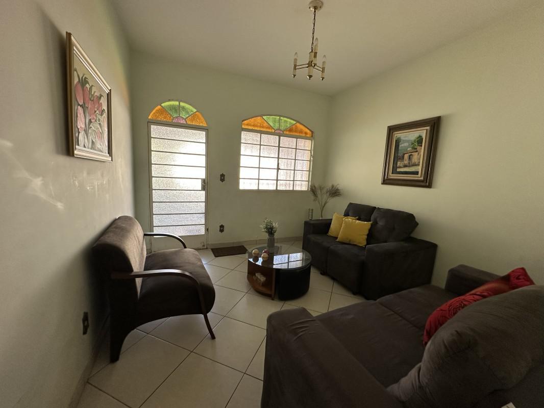 Casa, Caiçaras, 3 Quartos, 3 Vagas, 1 Suíte