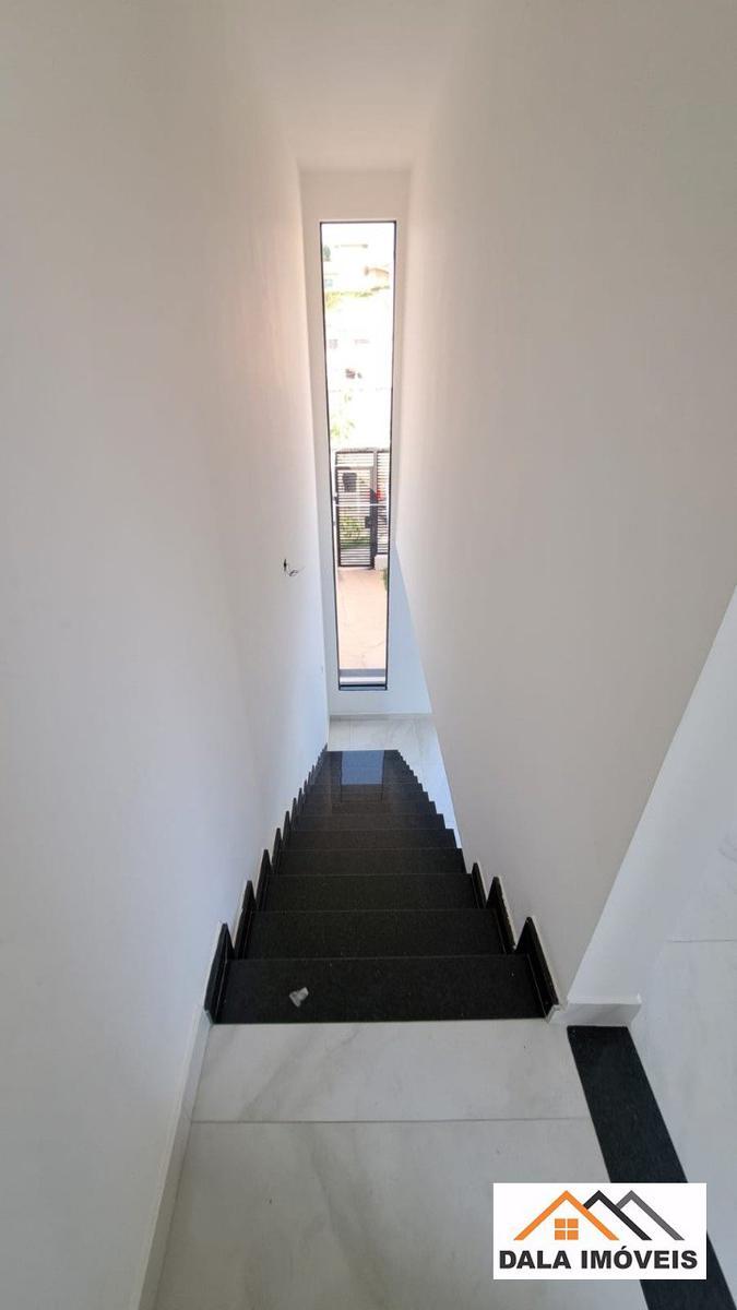 Casa, Santa Branca, 3 Quartos, 2 Vagas, 1 Suíte