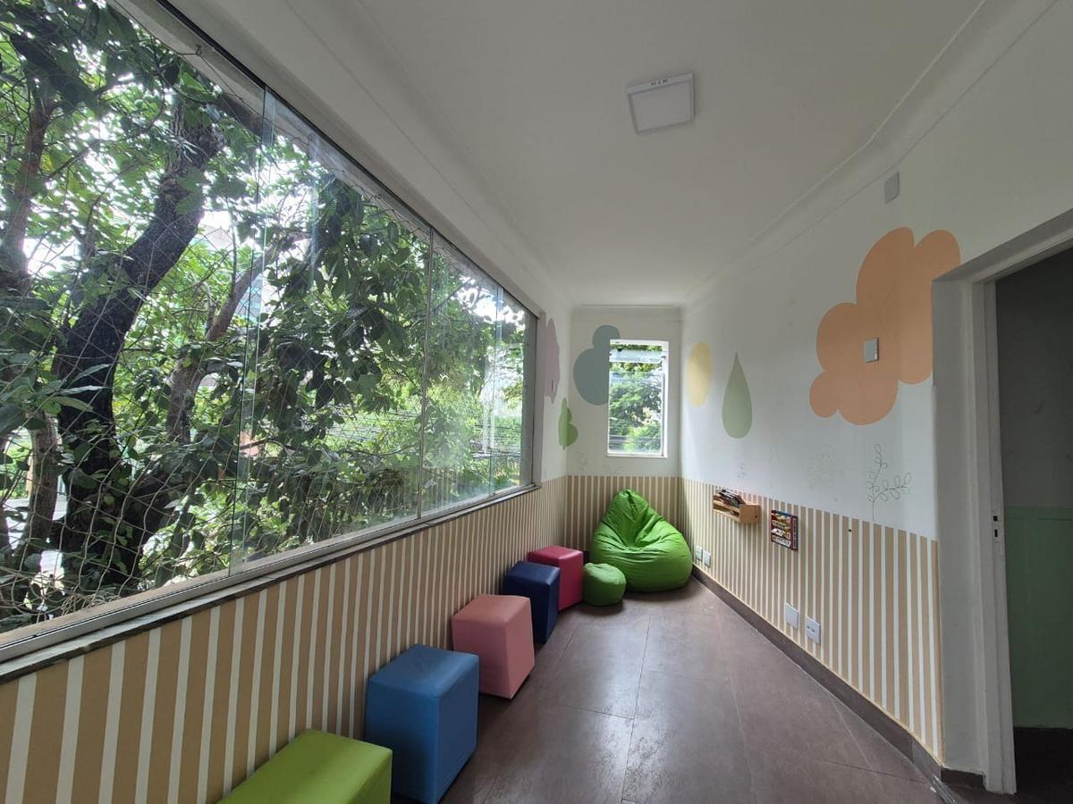 Casa, Funcionários, 5 Quartos, 2 Vagas, 1 Suíte