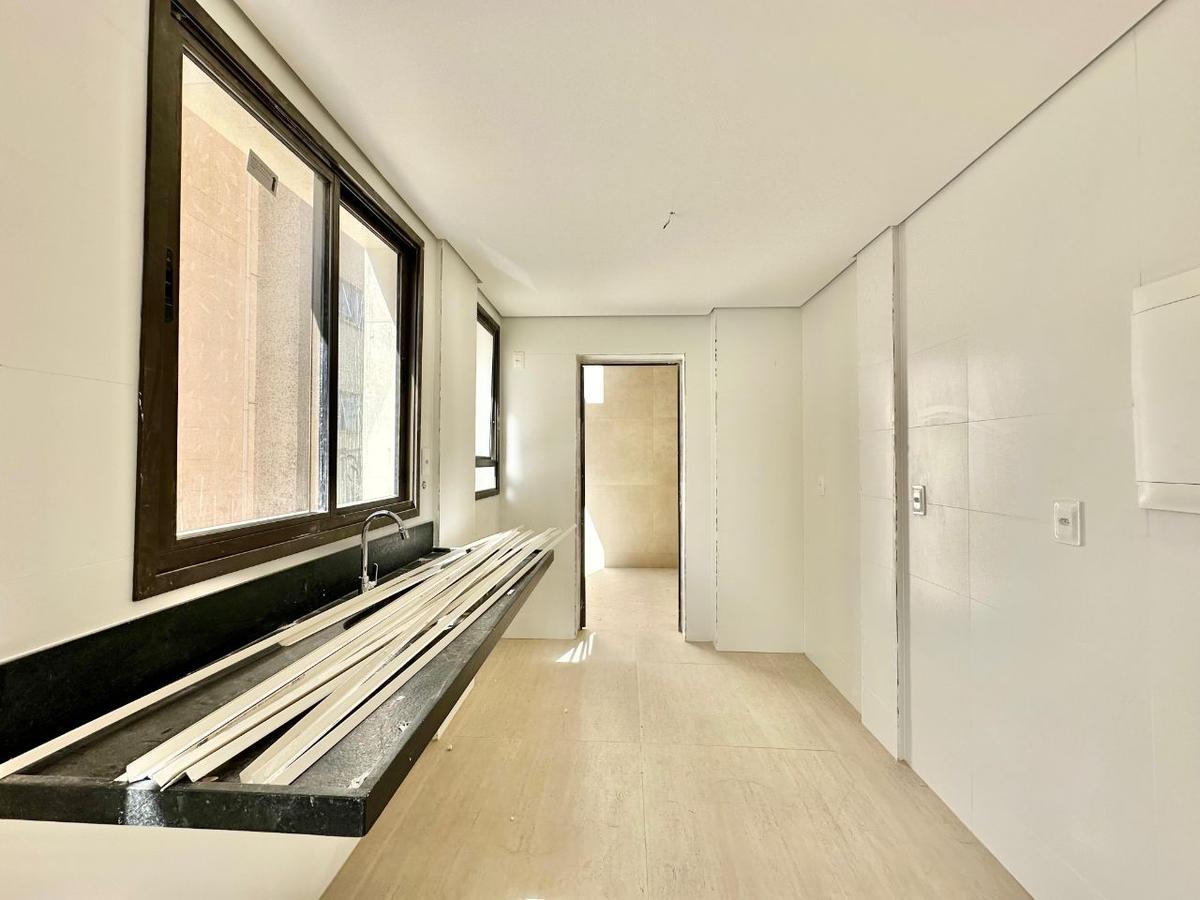 Apartamento, Funcionários, 2 Quartos, 2 Vagas, 1 Suíte