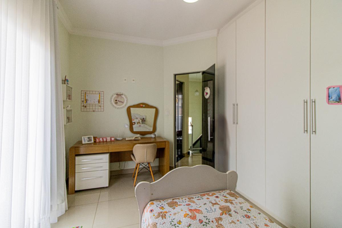 Casa, Granja Ouro Branco, 3 Quartos, 10 Vagas, 1 Suíte