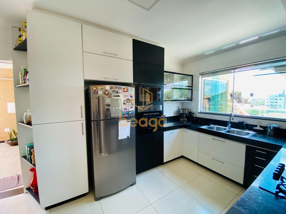 Casa, Novo Glória, 4 Quartos, 5 Vagas, 1 Suíte
