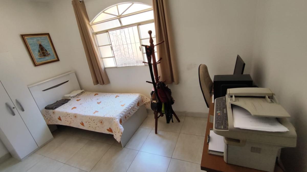 Casa, Jardim Pérola, 3 Quartos, 4 Vagas, 1 Suíte
