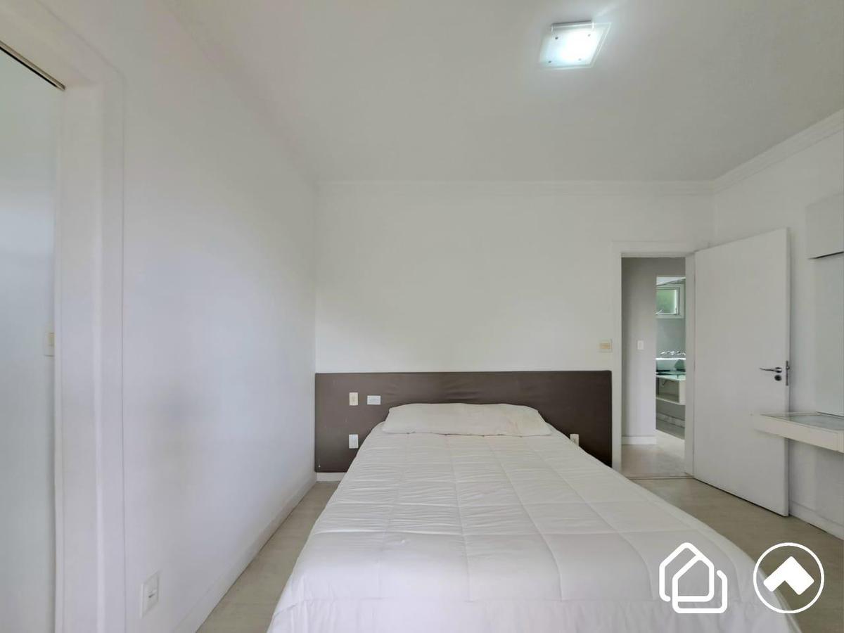 Casa, Estoril, 3 Quartos, 6 Vagas, 1 Suíte