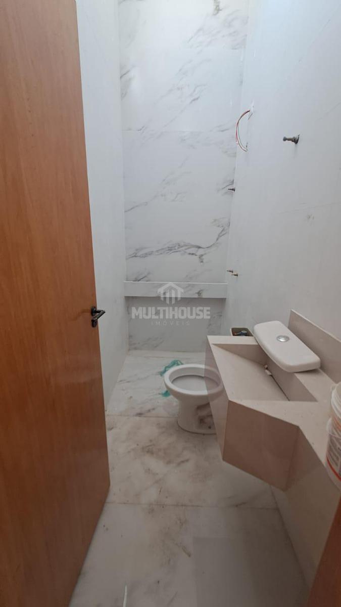 Casa, Santa Branca, 3 Quartos, 4 Vagas, 1 Suíte