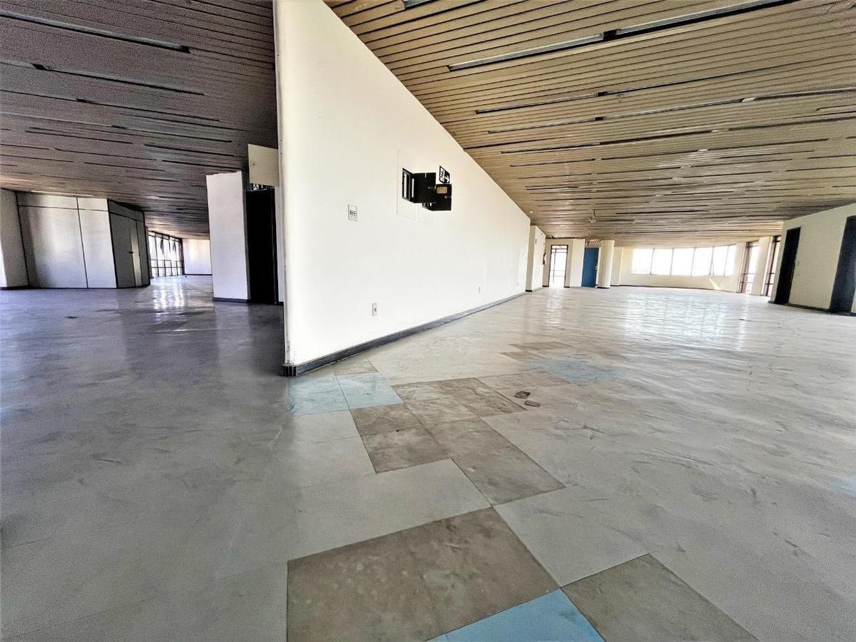 Sala, Centro, 0 Quarto, 10 Vagas