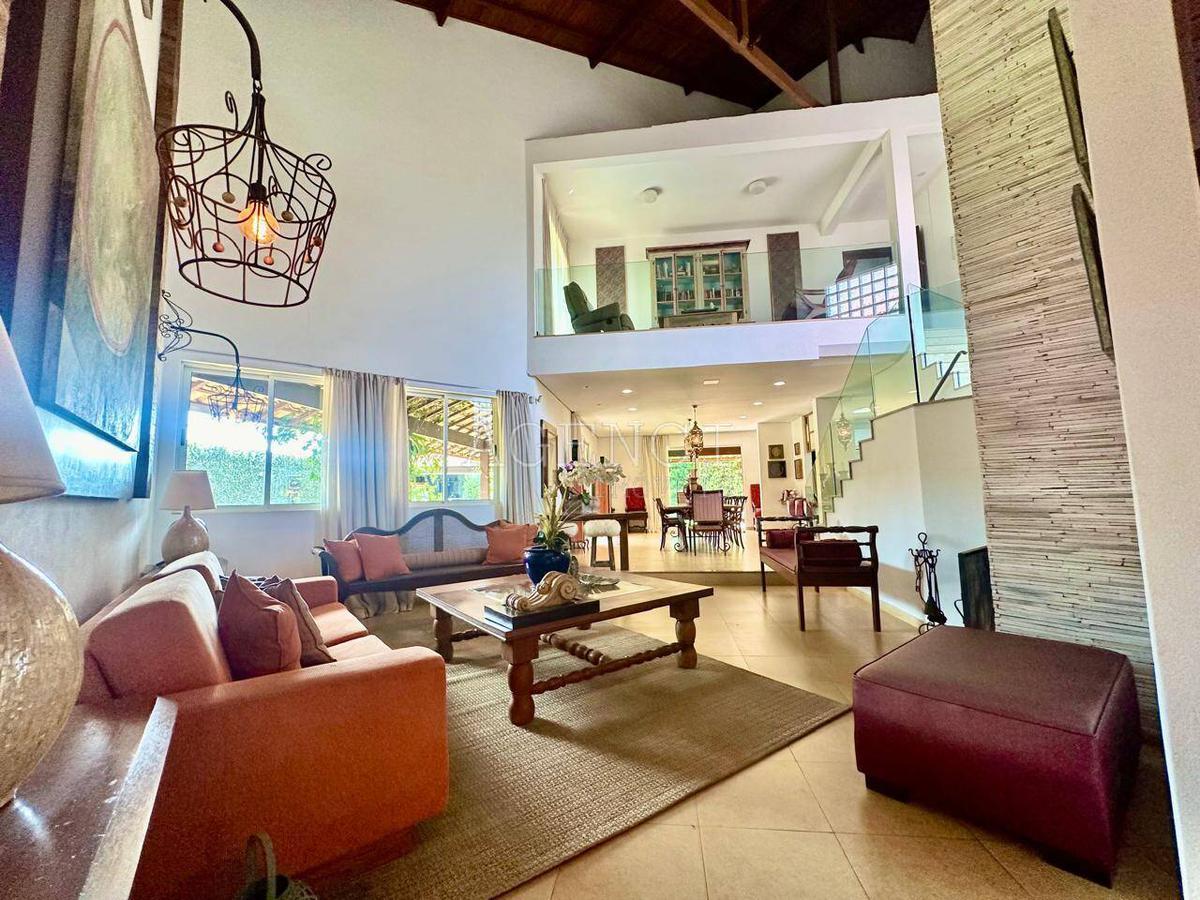 Casa, Jardim Canadá, 5 Quartos, 0 Vaga, 1 Suíte
