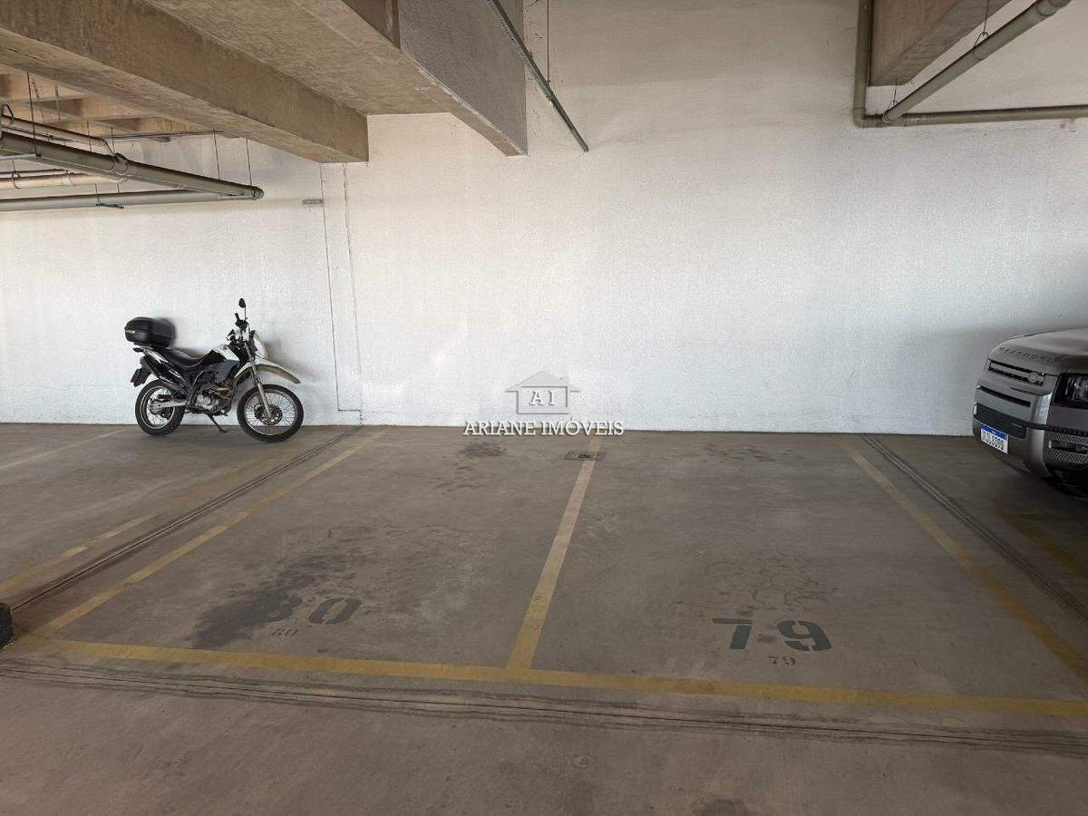Sala, Estoril, 0 Quarto, 3 Vagas