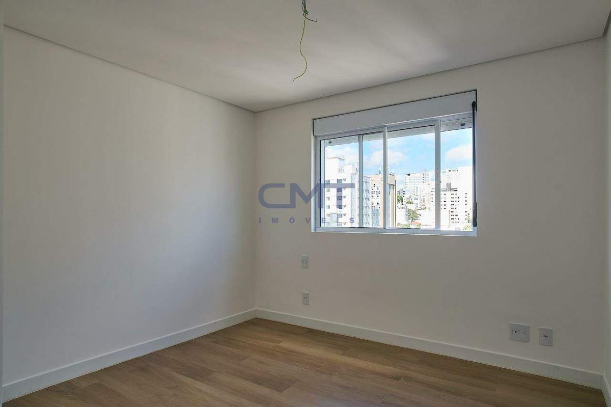 Apartamento, Funcionários, 2 Quartos, 2 Vagas, 1 Suíte