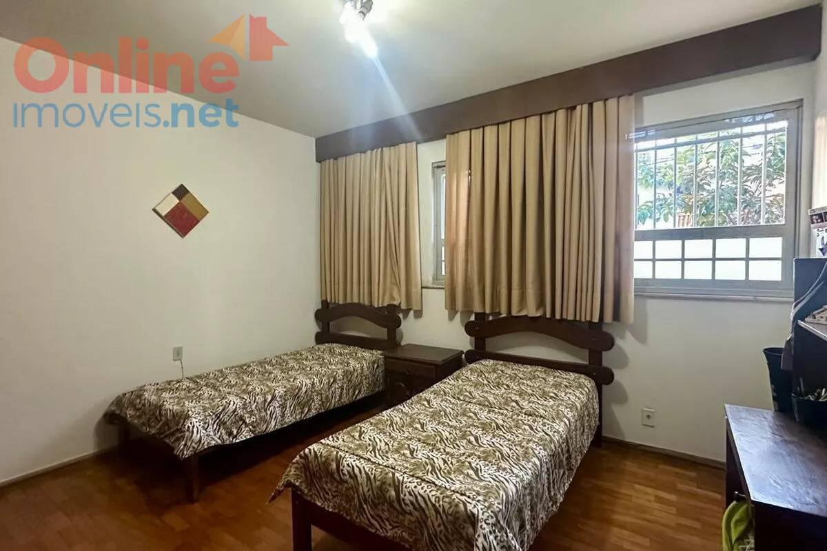 Casa, Serra, 4 Quartos, 0 Vaga, 1 Suíte