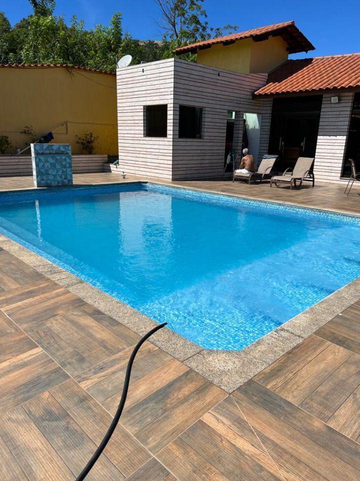 Casa, Solar do Madeira, 3 Quartos, 8 Vagas, 2 Suítes