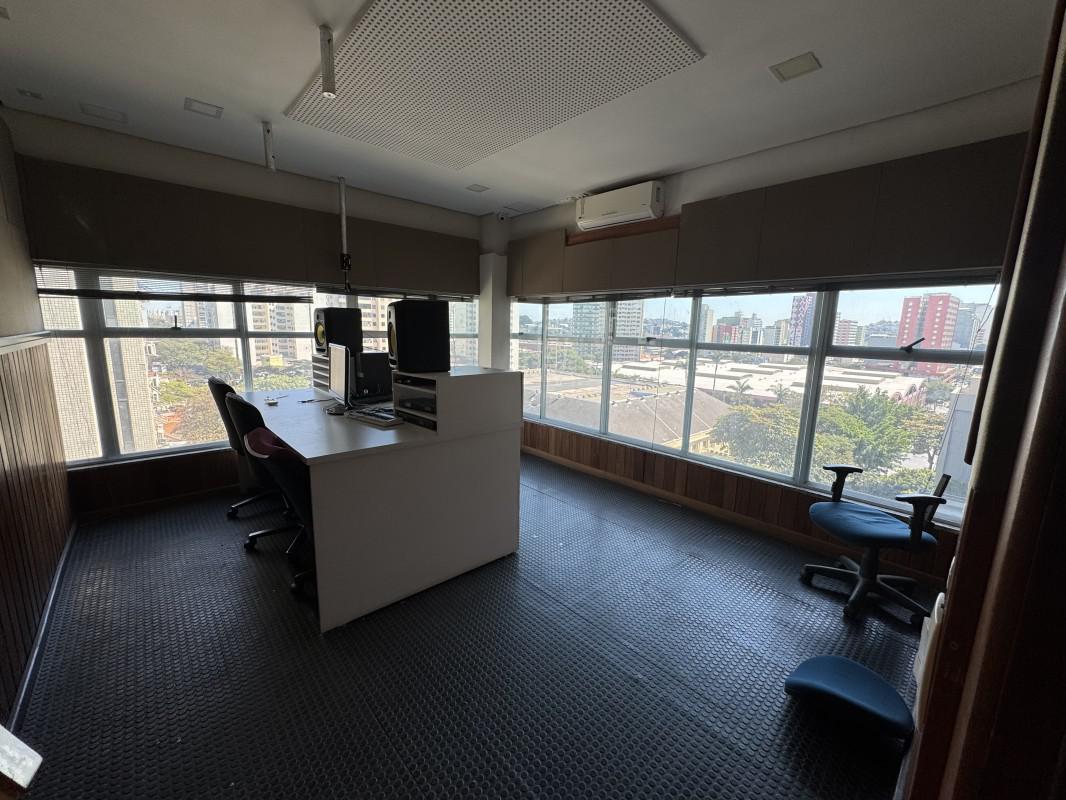 Andar, Centro, 0 Quarto, 10 Vagas