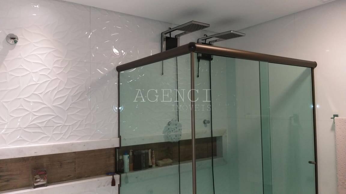 Casa, Camargos, 4 Quartos, 0 Vaga, 2 Suítes