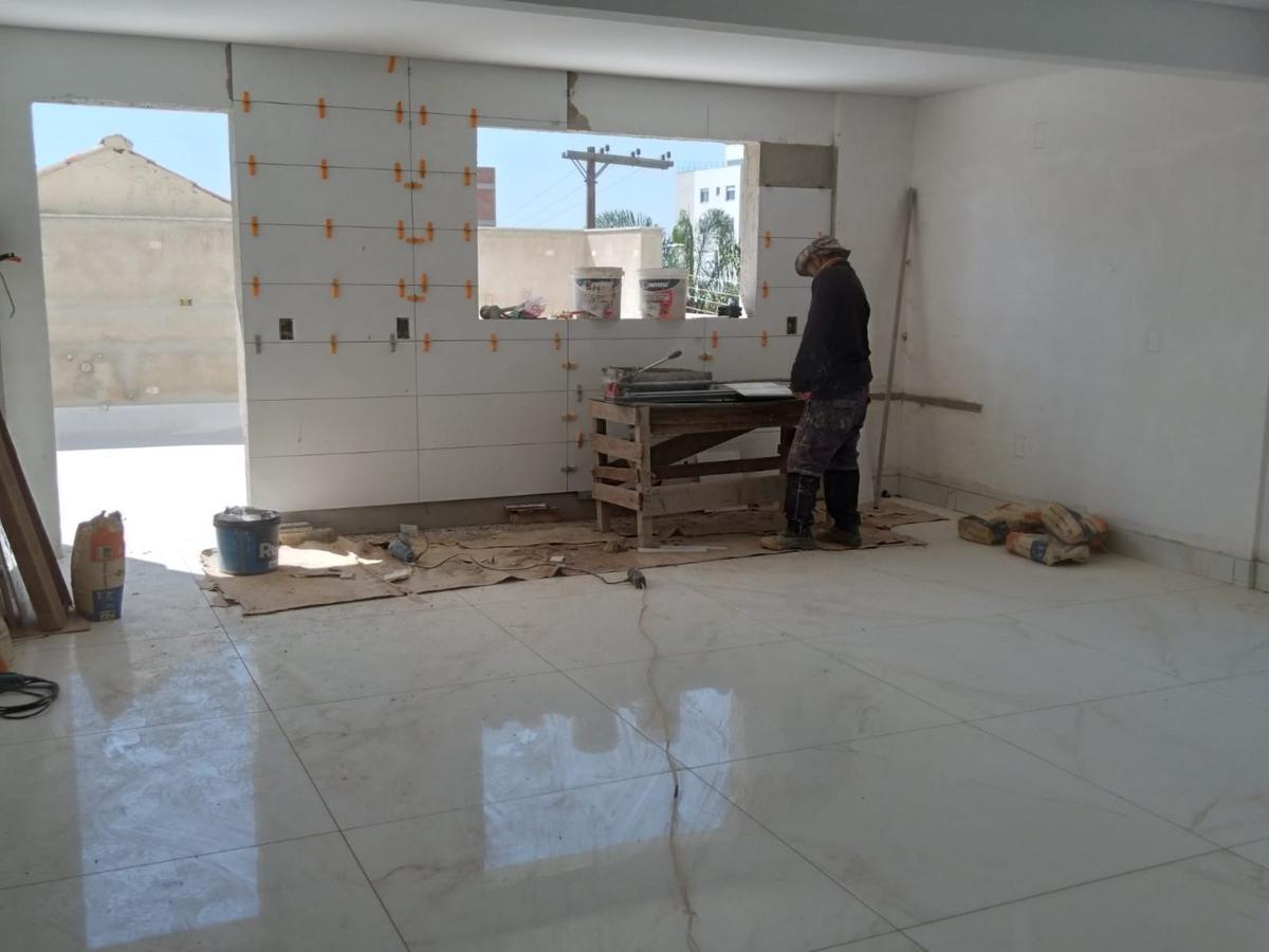 Apartamento, Barreiro, 3 Quartos, 2 Vagas, 1 Suíte