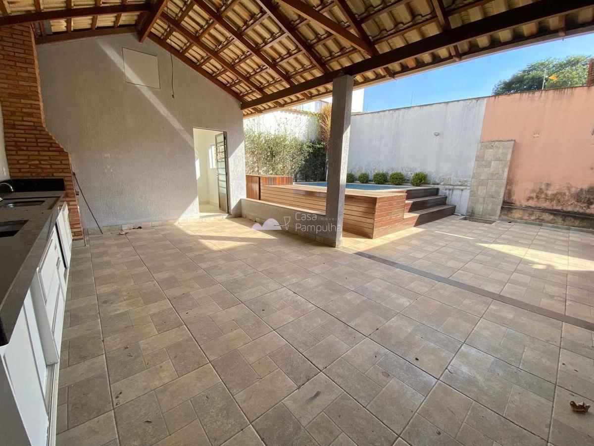 Casa, Trevo, 5 Quartos, 4 Vagas, 3 Suítes