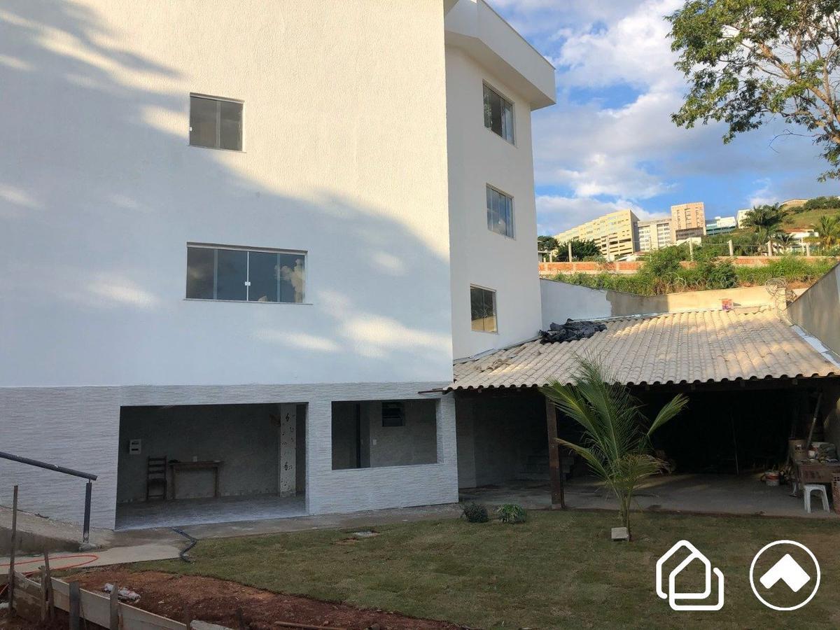 Casa, Estoril, 3 Quartos, 4 Vagas, 1 Suíte