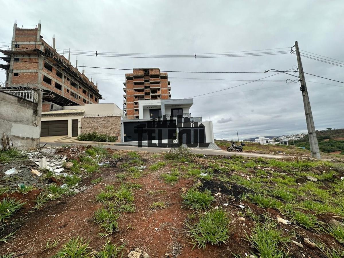 Lote, Vila Verde, 0 Quarto, 0 Vaga