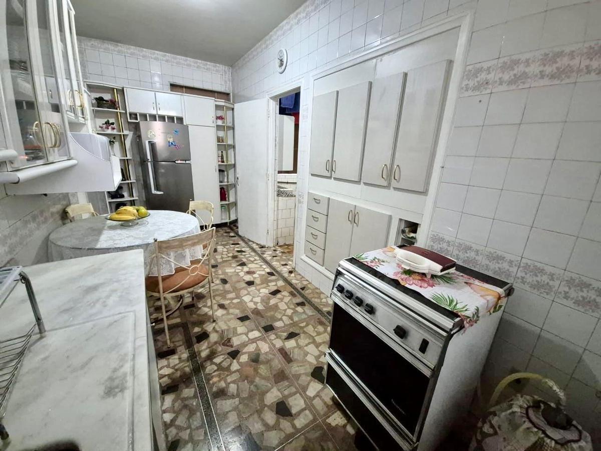 Apartamento, Centro, 4 Quartos, 0 Vaga, 1 Suíte