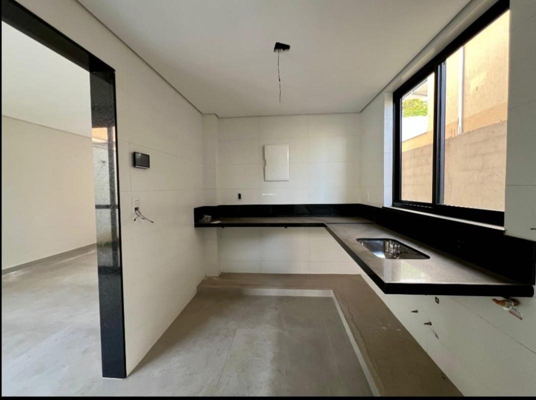Casa, Pampulha, 4 Quartos, 2 Vagas, 1 Suíte